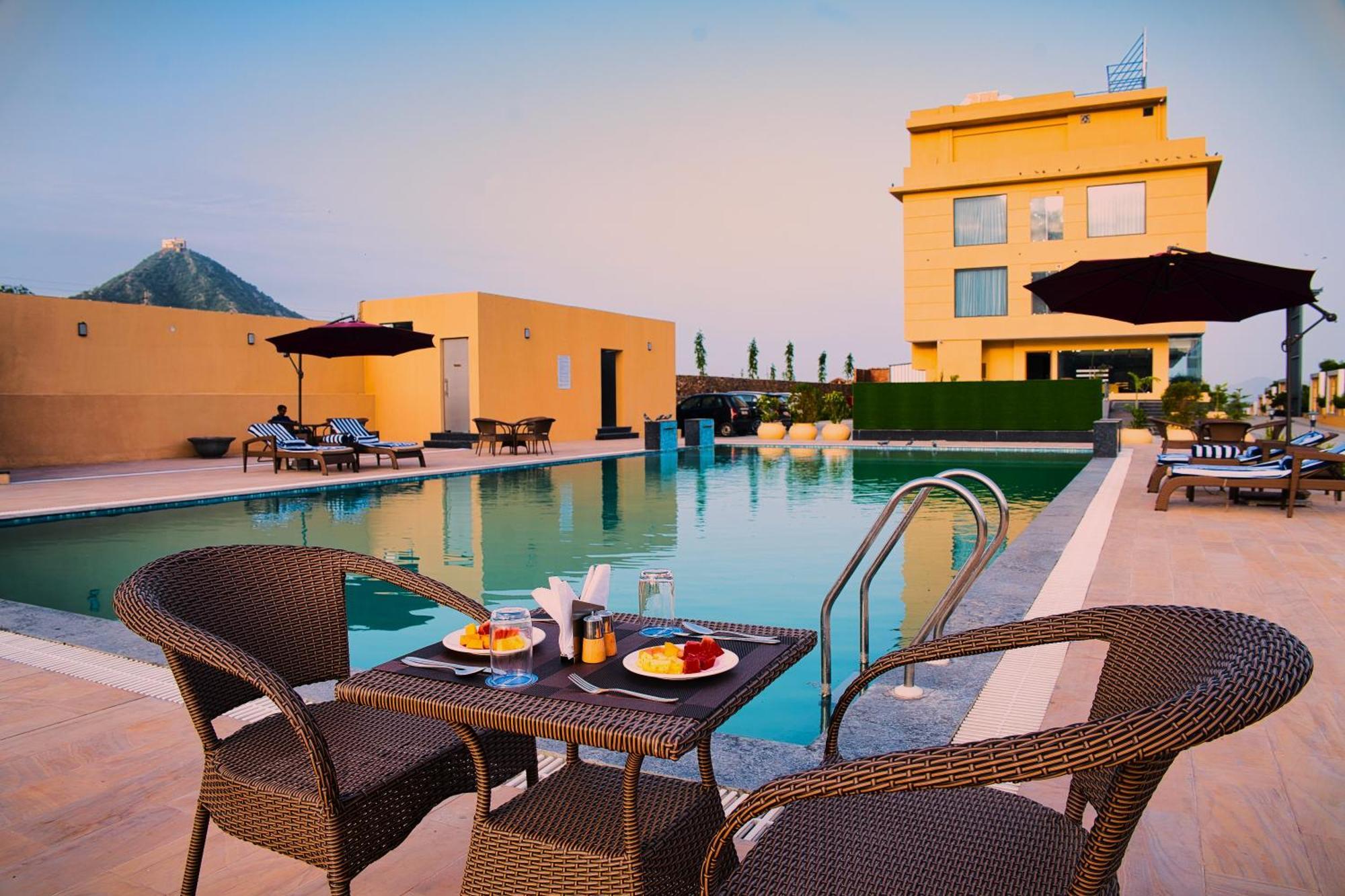 Sterling Pushkar Hotell Exteriör bild
